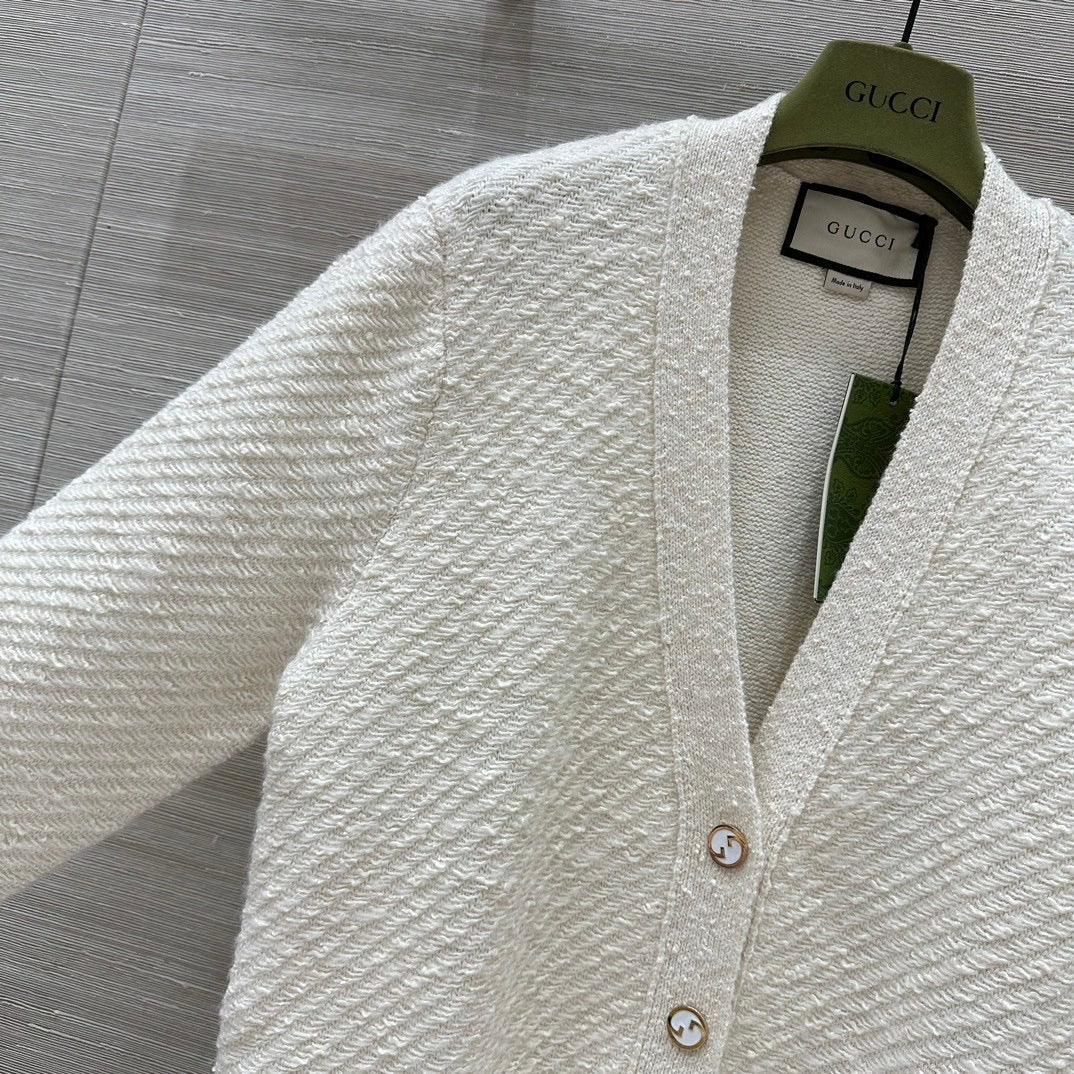 NEW  v-neck cardigan