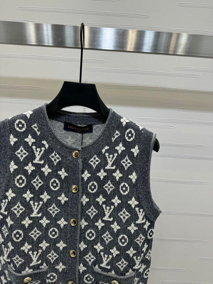 L chain logo knitted cardigan vest