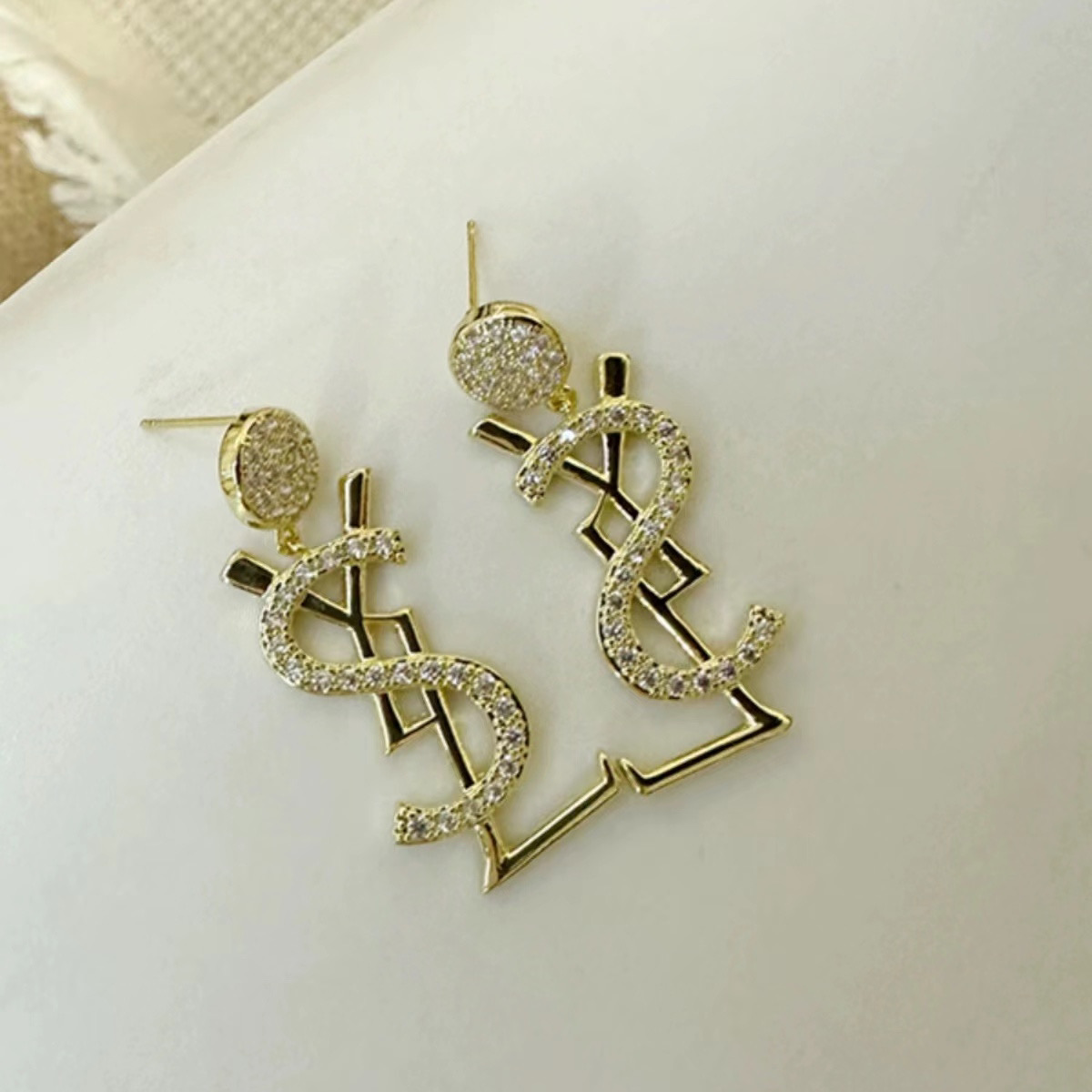 Women's High-end Fashion Letter Earrings