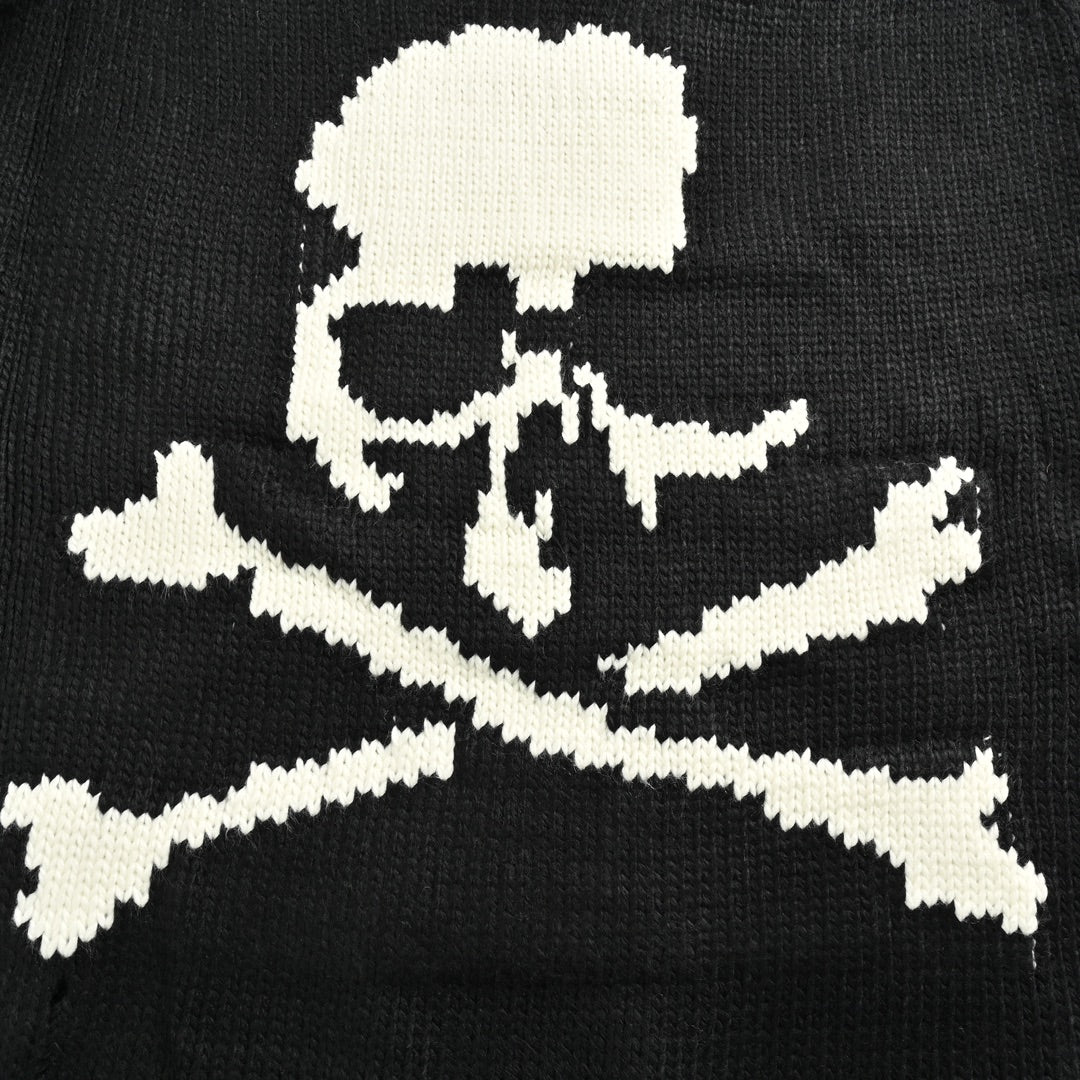 Big skull ripped sweater