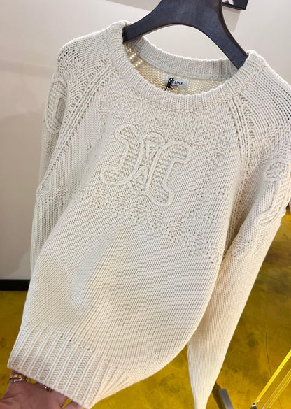 Simple and exquisite logo knitted sweater