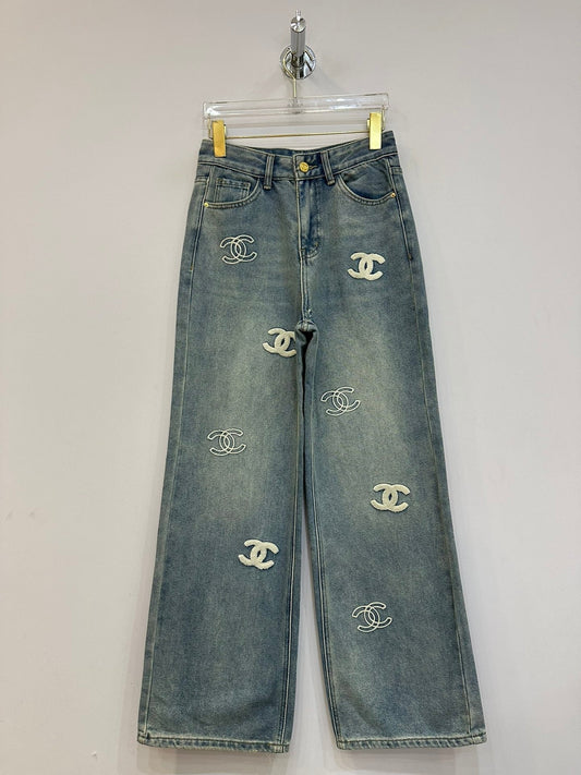 24 new small logo embroidered jeans