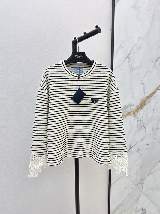 Triangle pocket crew neck striped sweatshirt